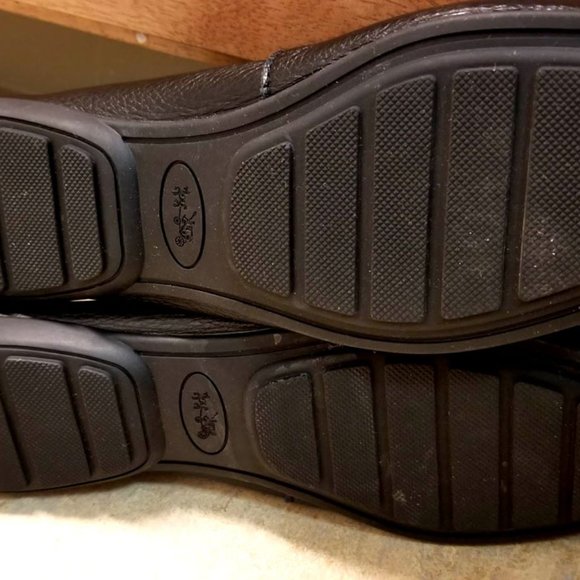 COACH Black Pebbled Leather Loafers Flats METAL LOGO 6.5. Rubber Sole. - Picture 5 of 5